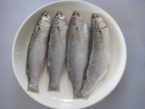 盐酥斋鱼的做法