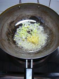 虾酱黄豆白菜的做法