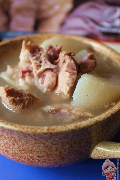 猪尾白萝卜汤的做法