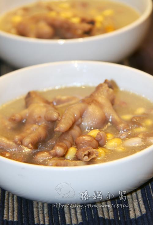 黄豆花生炖鸡爪的做法