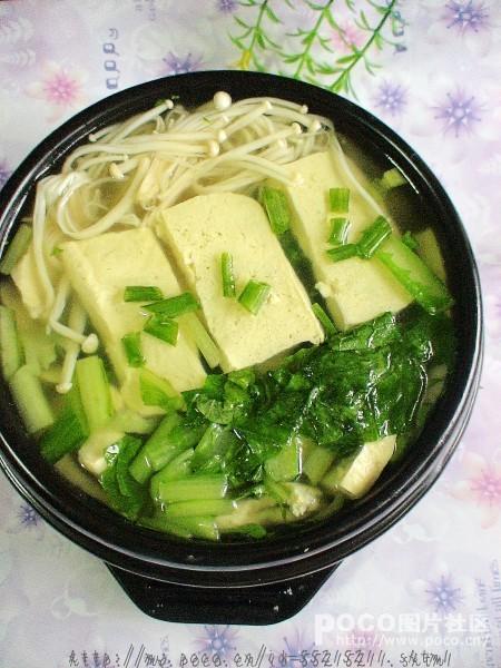 青菜菌姑豆腐汤的做法