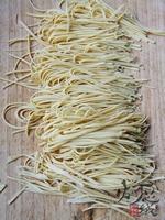 金针菇拌豆腐皮的做法