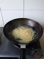 金针菇拌豆腐皮的做法