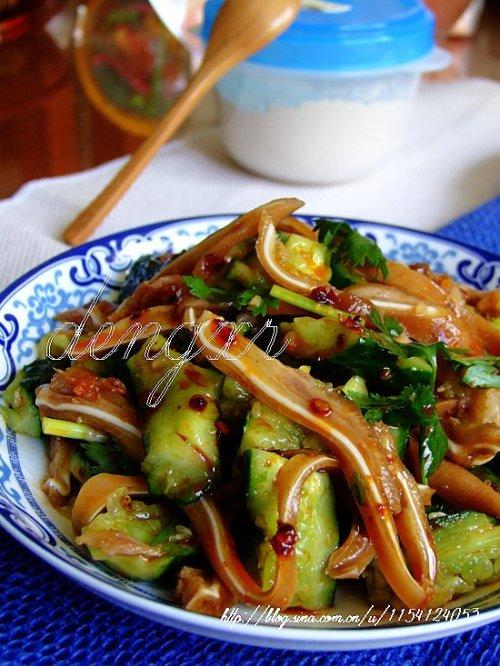 红油猪耳拌黄瓜的做法