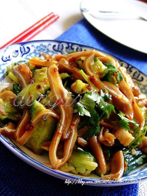 红油猪耳拌黄瓜的做法