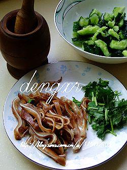 红油猪耳拌黄瓜的做法