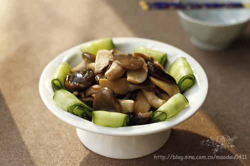 蒜香蚝油菌菇的做法