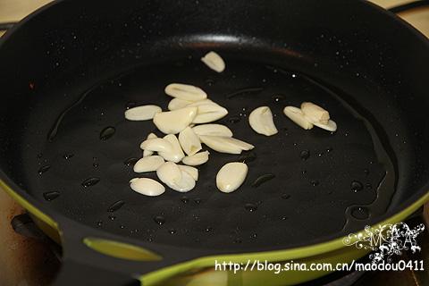 蒜香蚝油菌菇的做法