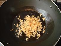 韭菜虾皮鸡蛋的做法