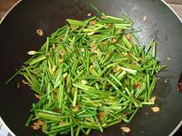 韭菜虾皮鸡蛋的做法