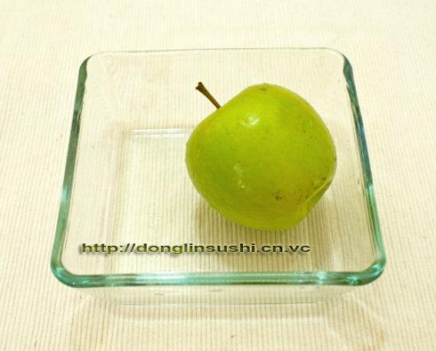 松仁苹果炒菠菜的做法