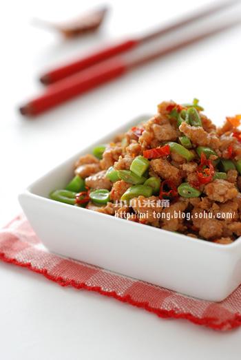 豆子炒肉的做法