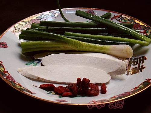 沙姜浸滑鸡的做法