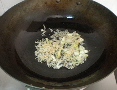 西葫芦炒虾皮的做法