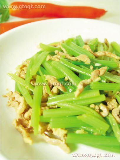 芹菜炒瘦肉的做法