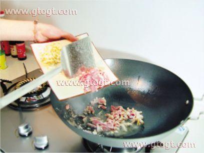 芹菜炒瘦肉的做法