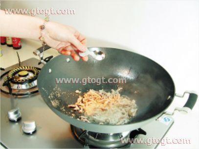 芹菜炒瘦肉的做法