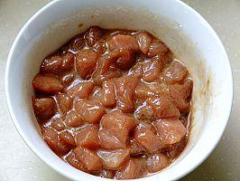 酱肉豌豆的做法