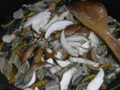 蒜蓉鳝片香菇的做法