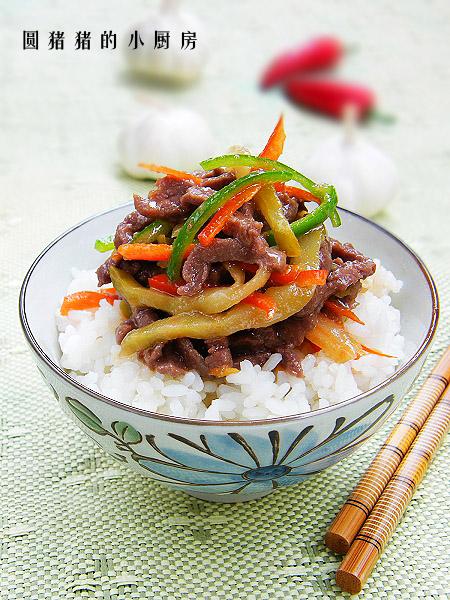 榨菜牛柳盖浇饭的做法