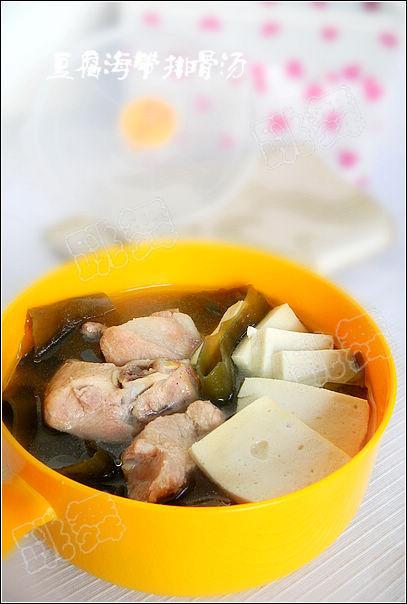 豆腐海带排骨汤的做法