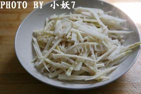 老干妈冬笋炒鸡肉的做法