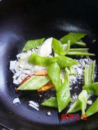 茭白小炒鸡的做法