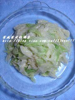 虾油炒白菜叶的做法