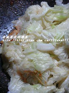 虾油炒白菜叶的做法