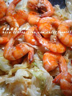 虾油炒白菜叶的做法