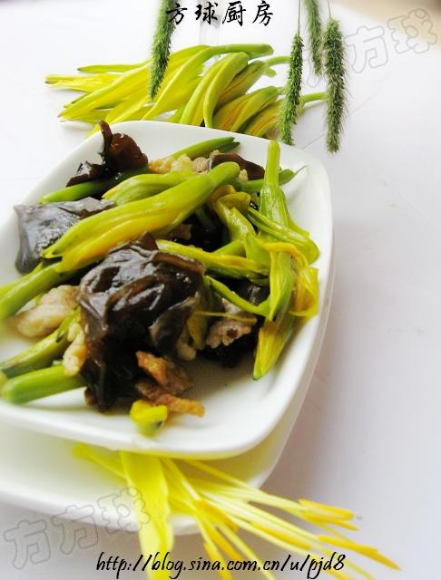 黄花菜炒肉的做法