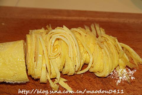 凉拌蛋皮丝的做法