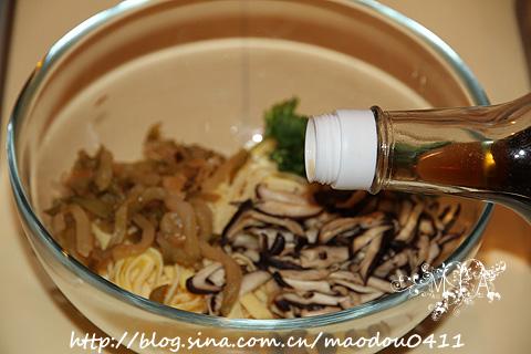 凉拌蛋皮丝的做法