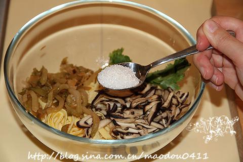 凉拌蛋皮丝的做法