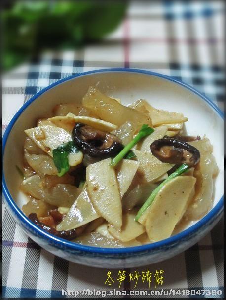 冬笋炒蹄筋的做法