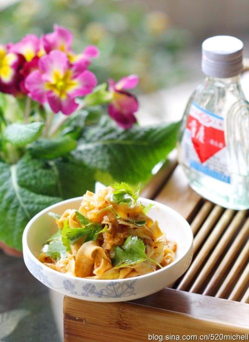 蒜蓉香菜拌鸭肠的做法