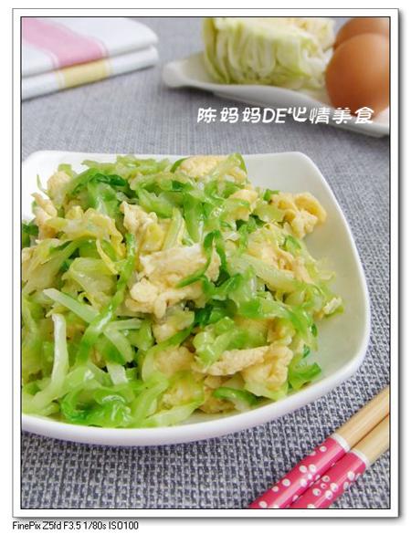 卷心菜炒鸡蛋的做法