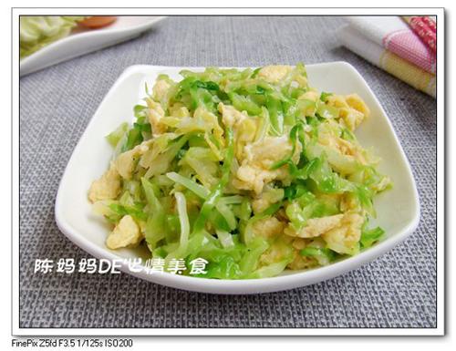 卷心菜炒鸡蛋的做法