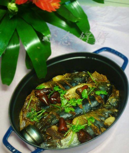 农家侉炖咸菜鲫鱼的做法