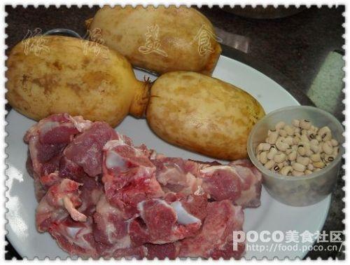 莲藕骨头眉豆汤的做法