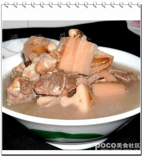 莲藕骨头眉豆汤的做法