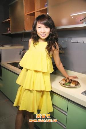 美女厨房的新加坡肉骨茶的做法