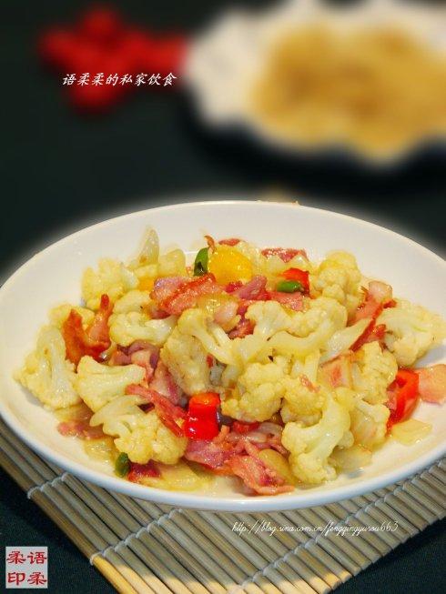 培根炒菜花的做法