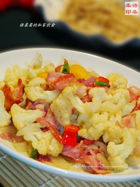 培根炒菜花的做法