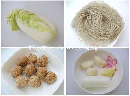 娃娃菜粉条煲的做法