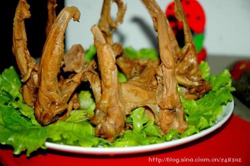 香卤鸭锁骨的做法