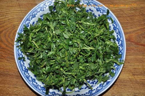 苜蓿炒肉丝的做法