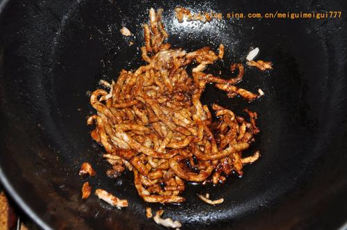 苜蓿炒肉丝的做法