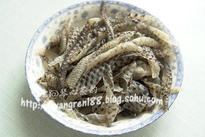 香辣鱼皮的做法