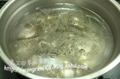 香辣鱼皮的做法